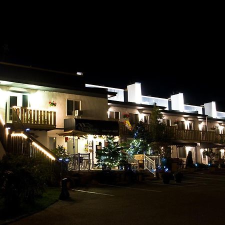Motel Le Jolibourg Saint-Sauveur-des-Monts Exteriör bild