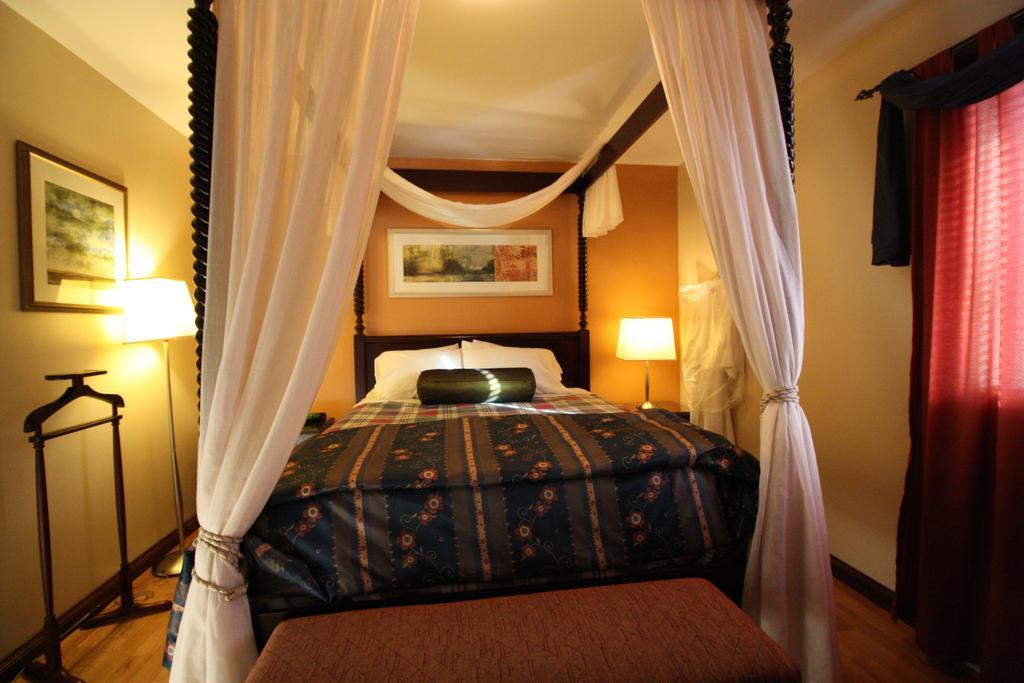 Motel Le Jolibourg Saint-Sauveur-des-Monts Rum bild